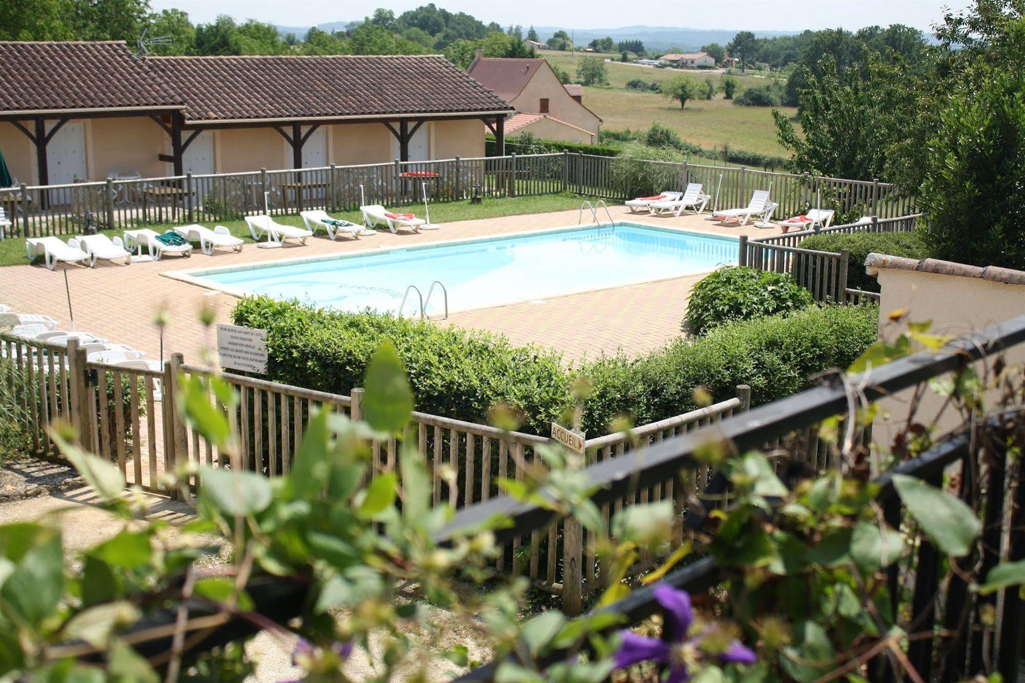 Hotel Chastrusse Nadaillac-de-Rouge Dış mekan fotoğraf